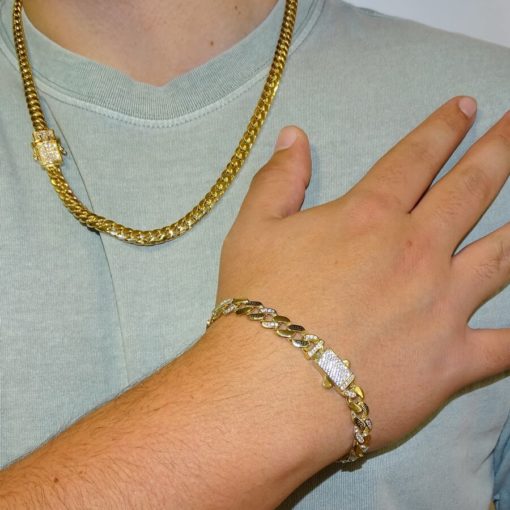 Elegante pulsera para hombre de oro amarillo de 18k de 21.50 cm de larga y 8.00 mm de ancha, modelo barbada. 17.35 gr. - Imagen 2