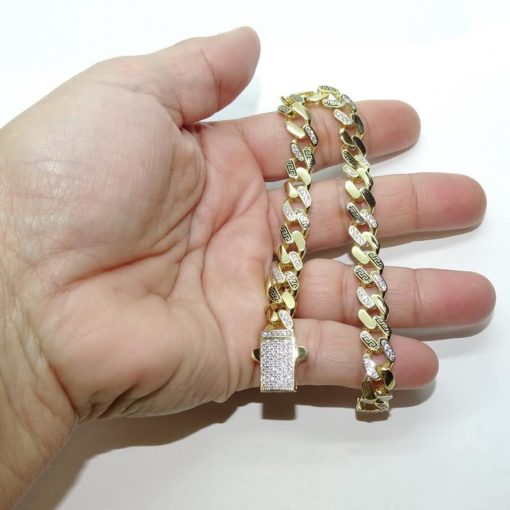 Elegante pulsera para hombre de oro amarillo de 18k de 21.50 cm de larga y 8.00 mm de ancha, modelo barbada. 17.35 gr. - Imagen 3