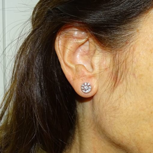 Pendientes de oro blanco de 18k para mujer con diamantes auténticos y 2 peridotos - Imagen 2