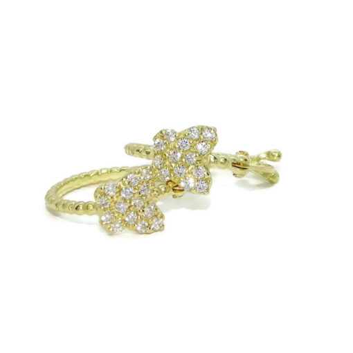 Bonitos y originales pendientes tipo aro de oro de 18k para niña con mariposa y circonitas.