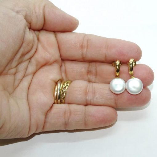 Preciosos y elegantes pendientes de medio gancho de oro amarillo de 18K con 2 perlas cultivadas tipo coin de 11mm - Imagen 3