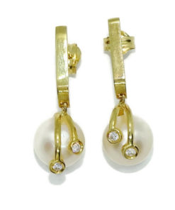 Pendientes para mujer de oro amarillo de 18k con 4 circonitas engastadas y perlas cultivadas redondas de 9.00mm.