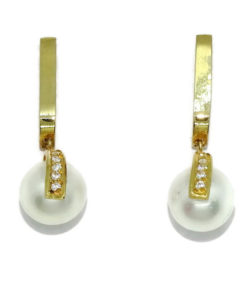 Pendientes para mujer de oro amarillo de 18k con una barra de circonitas y perlas cultivadas redondas de 9.00mm