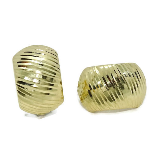 Pendientes para señora de oro amarillo de 18K media concha rallada todo brillo y cierre de pala - Imagen 6