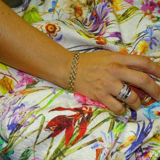 Pulsera clásica para mujer de Oro Amarillo de 18k de 19.00cm de Larga. Cierre mosquetón Peso; 4.85 gr de oro de 18k. - Imagen 2