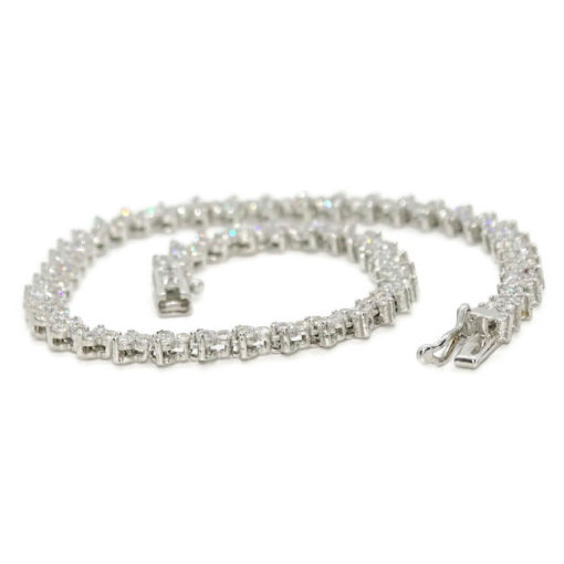 Preciosa pulsera de oro blanco de 18k con 158 circonitas blancas. - Imagen 8