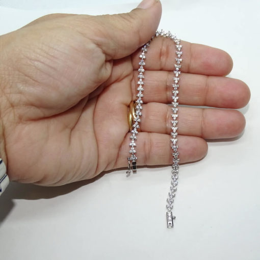 Preciosa pulsera de oro blanco de 18k con 158 circonitas blancas. - Imagen 3