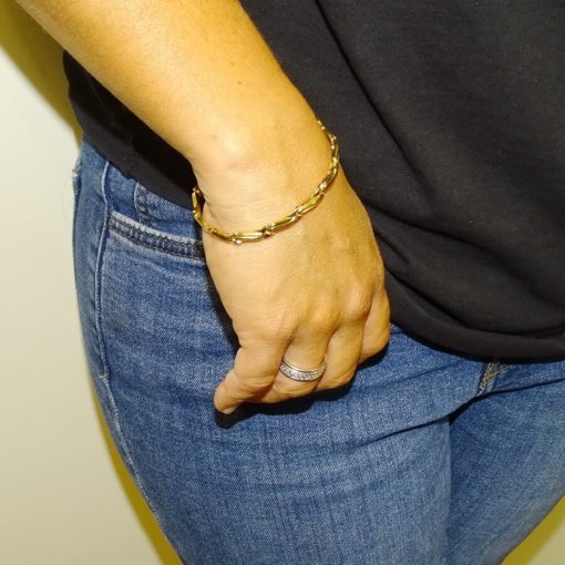 Pulsera clásica para mujer de oro amarillo mate y brillo de 18k semi-rígida - Imagen 2