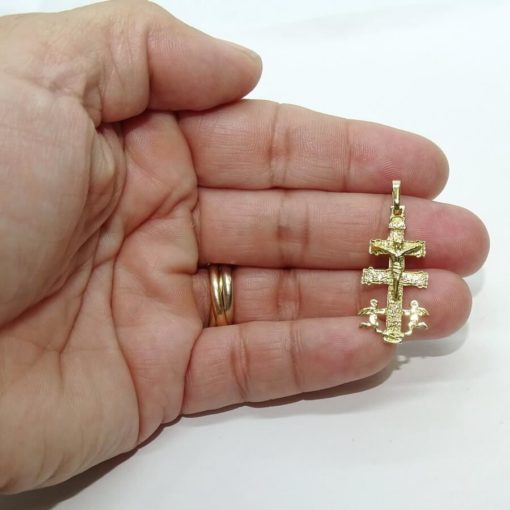 Bonita Cruz de Caravaca con sus 2 emblematicos angelitos a sus pies toda de oro de 18k. 3.00 gr de oro de 18k - Imagen 2