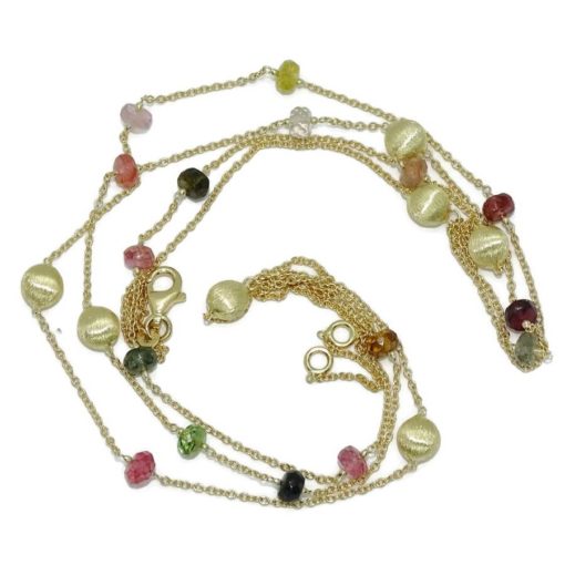 Collar de oro amarillo de 18k con piedras de color y  pepitas de oro mate. Cadena forzada que se divide en 3 cadenas en el parte delantera para que brilles el triple! - Imagen 4