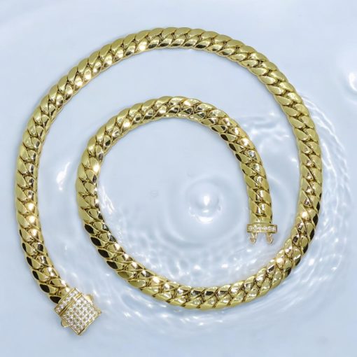 Espectacular y gran cadena para hombre de oro amarillo de 18k de 60cm de larga y 10.00 mm de ancha, modelo cubana. 48.60 gr de oro de 18k