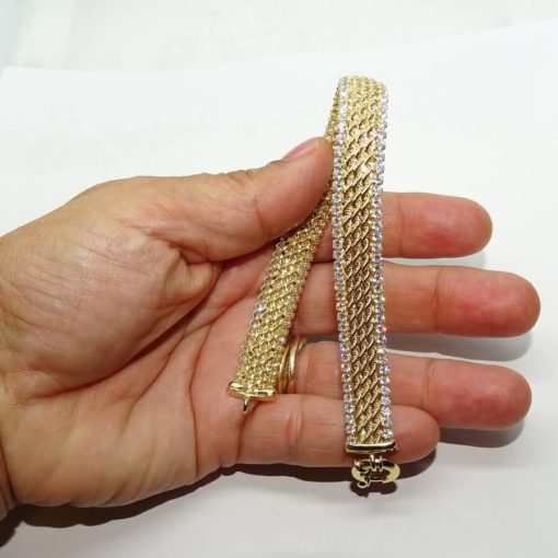 Impresionante pulsera para hombre de oro amarillo de 18k de 21.00 cm de larga y 1.10 cm de ancha, modelo triple cordón con circonitas. - Imagen 3