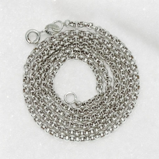 Cadena para Mujer de Oro blanco de 18k modelo rolo plana de 3mm de ancha y 50cm de Largo con Cierre reasa. 4.10gr de oro de 18k