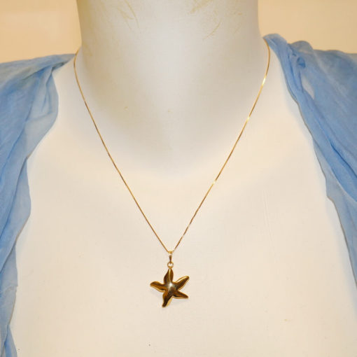 Colgante de estrella de mar de oro amarillo de 18k y cadena veneciana todo oro de 18k de 45cm. - Imagen 5