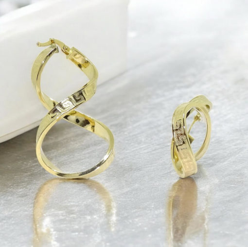 Pendientes aros de oro amarillo de 18k con greca y forma de infinito. 4.30cm de largo. 4mm de grosor. Cierre fácil click. Peso; 3.10gr de oro de 1ª Ley - Imagen 5