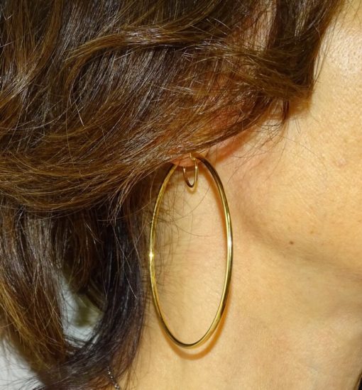 Enormes aros de oro amarillo de 18k con tubo de 2mm de grosor y 6.50cm de diámetro exterior. Peso; 4.00gr de oro de 1ª Ley - Imagen 2