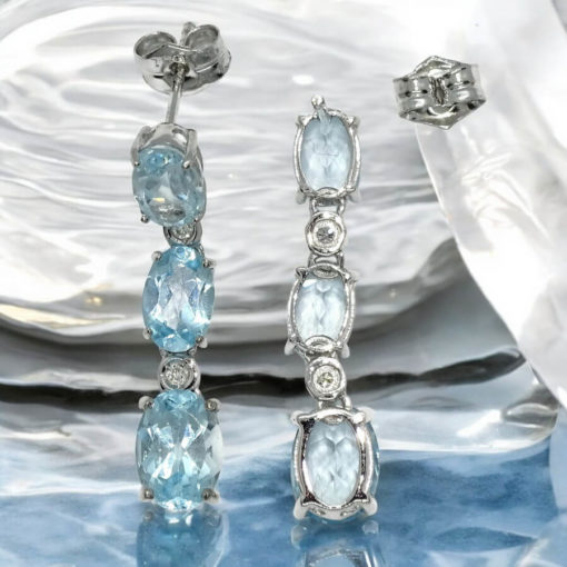 Preciosos pendientes con 6 topacios azules sky y 4 diamantes de 0.10cts montados en oro blanco de 18k - Imagen 5