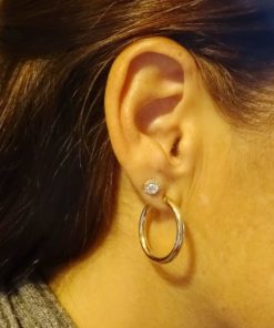 Alternative view of Pendientes aros de oro amarillo de 18K de tubo redondo 3mm de ancho por 2.50 cm de diámetro exterior. Peso; 2.30 gr de oro de 18k