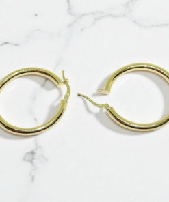 Pendientes aros de oro amarillo de 18K de tubo redondo 3mm de ancho por 2.50 cm de diámetro exterior. Peso; 2.30 gr de oro de 18k - Imagen 6