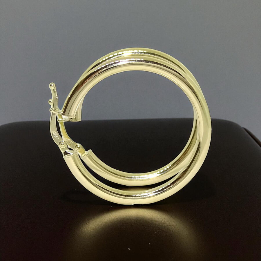 Pendientes aros de oro amarillo de 18K de tubo redondo 3mm de ancho por 2.50 cm de diámetro exterior. Peso; 2.30 gr de oro de 18k - Imagen 4