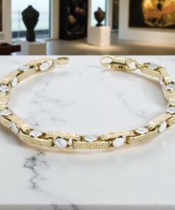 Pulsera para hombre de oro amarillo y oro blanco de 18k con greca y detalle de tornillo - Imagen 7