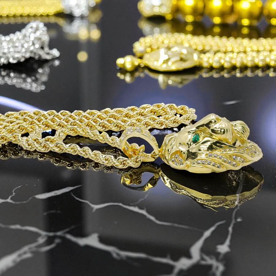 Colgante León Oro Amarillo 18k con cordón 60.00cm– 15.35 g en Total – Edición especial Never say Never - Imagen 6