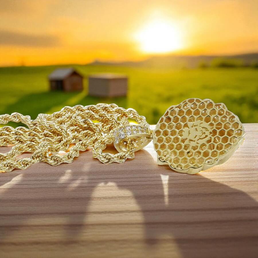 Colgante León Oro Amarillo 18k con cordón 60.00cm– 15.35 g en Total – Edición especial Never say Never - Imagen 5