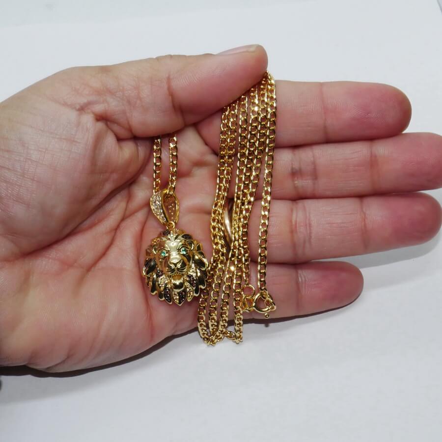 Colgante León tamaño discreto Oro Amarillo 18k con Circonitas y Cadena Barbada 60 cm , Alta Joyería Masculina - Imagen 3