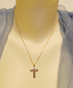Alternative view of Cruz bicolor en oro amarillo y oro blanco de 18k con cadena para hombre o mujer mate y brillo 2.10 gr de oro de 18k.
