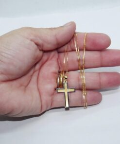 Cruz bicolor en oro amarillo y oro blanco de 18k con cadena para hombre o mujer mate y brillo 2.10 gr de oro de 18k. - Imagen 3