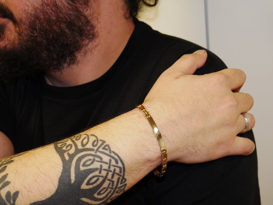 Pulsera Hombre Oro 18k con Placa Bicolor Oro Amarillo y Blanco 5 mm Cierre de Seguridad - Imagen 2