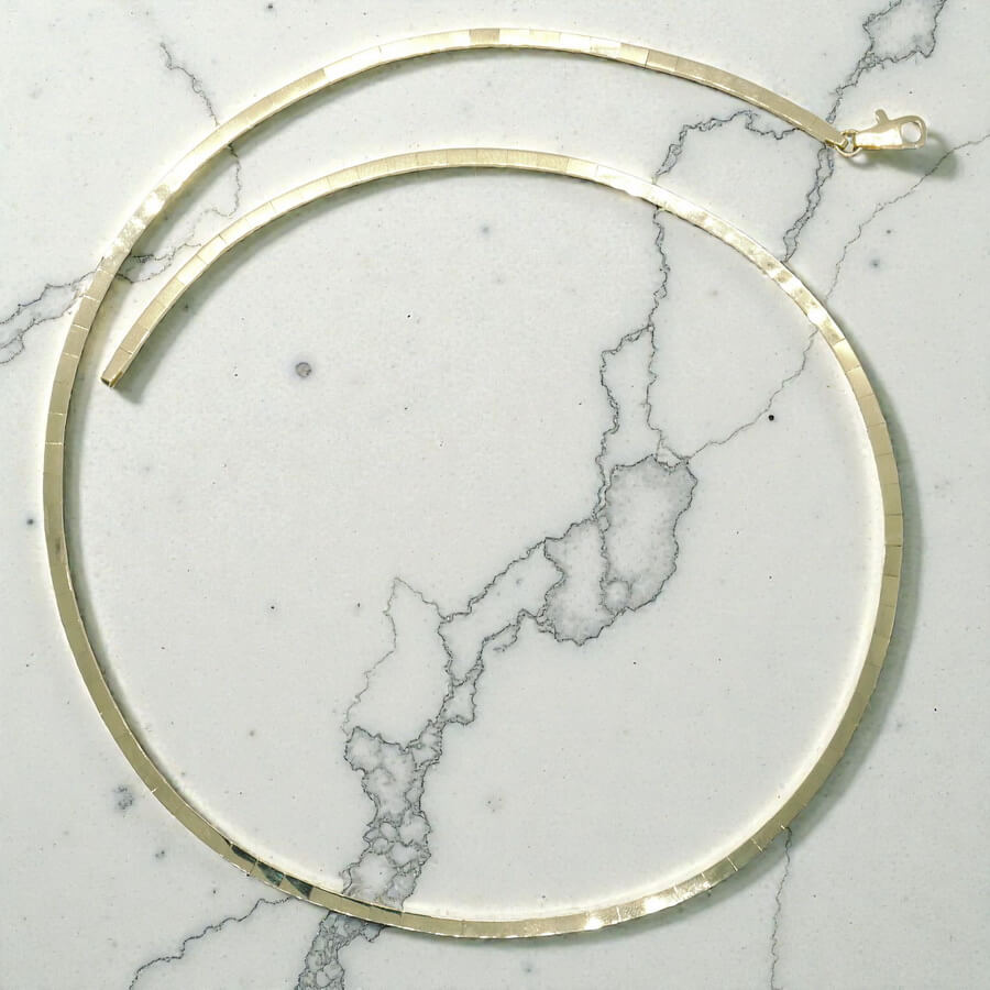 Collar Omega Semirrígido en Oro de 18k — 10,50 g ✨ Un diseño que combina fuerza y suavidad - Imagen 4