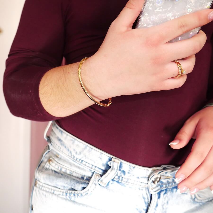 Pulsera semirrígida elástica de oro de 18k – 2,80 g | Medida interior 62 mm | Cierre mosquetón - Imagen 2