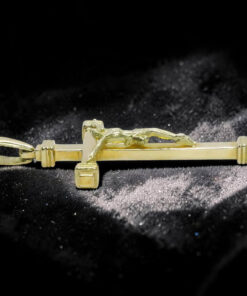 Cruz de oro de 18k de gran presencia, con un peso de 8,35 gramos. - Imagen 5