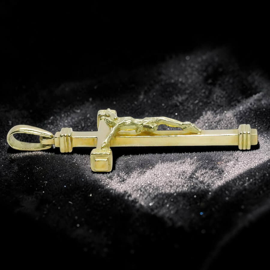 Cruz de oro de 18k de gran presencia, con un peso de 8,35 gramos. - Imagen 5