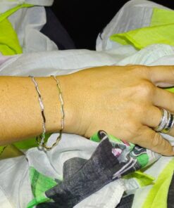 Alternative view of Pulsera oro blanco 18k mujer ondas semi rígida circonitas elegante 19 cm