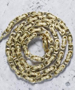 Cadena Hombre Oro Amarillo 18 Quilates 22,55 g – 60 cm – Diseño Forzado con Greca Grabada – Cierre Mosquetón