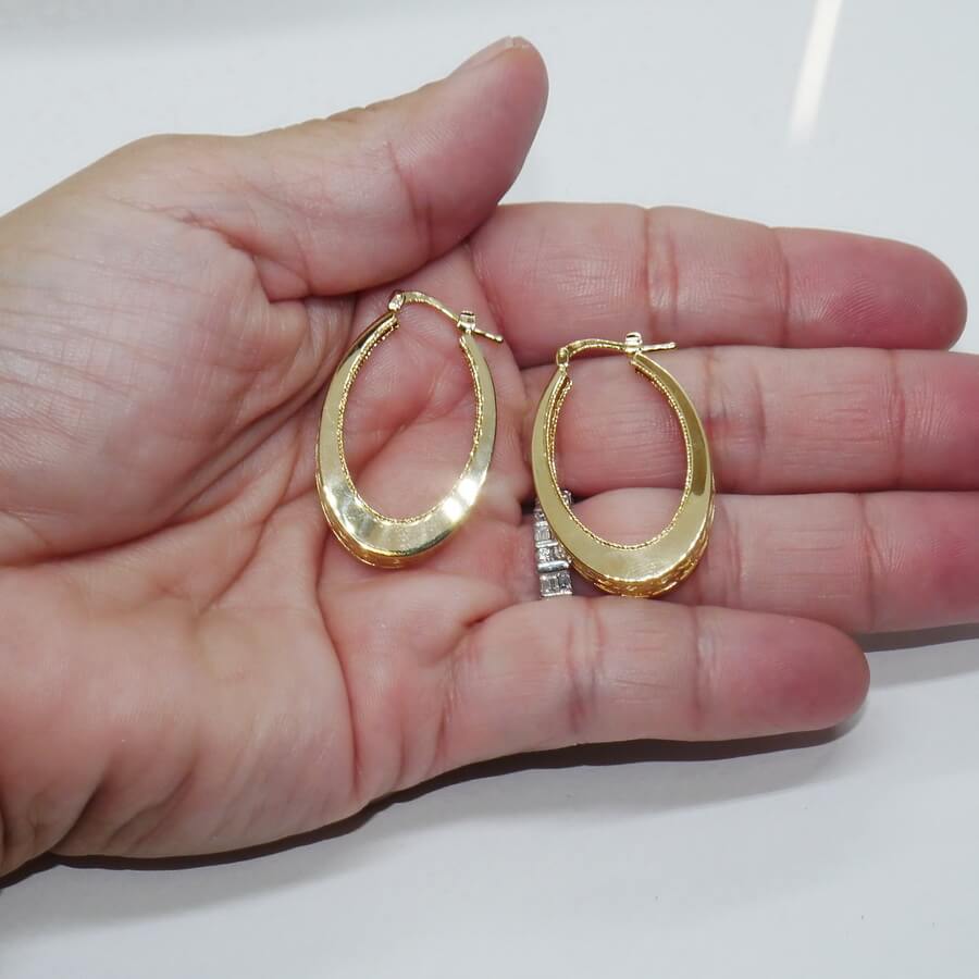 Pendientes Aro Oval Oro 18K Mujer | Aros Ovalados Calados 32 x 21 mm | 5 mm Ancho | Cierre Click | Oro Amarillo 750 | 4,00 g - Imagen 3