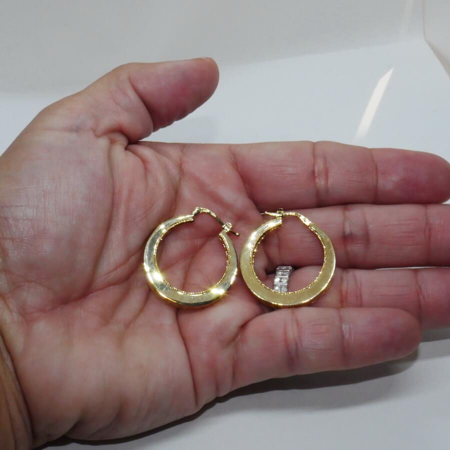 Pendientes Aro Oro 18K Mujer | Aros Calados 25 mm x 4 mm | Cierre Click | Oro Amarillo 750 | 3,90 g | Elegantes y Modernos - Imagen 3